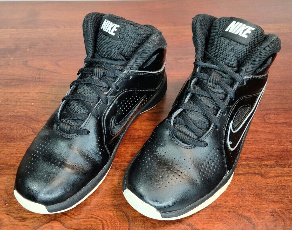 Nike Team Hustle D Black White Athletic Shoes Sneakers Youth Size 6Y 599187-001